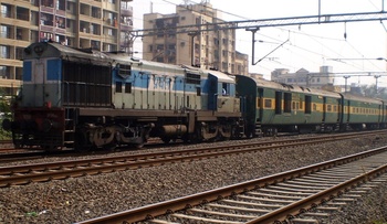 LKO WDM-3A # 18551 hauling BDTS DEE garib rath towards DEE