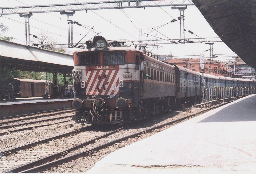 AJNI27184_NGP_6may04.jpg