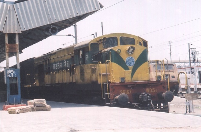 ET36167_NGP_6may04.jpg