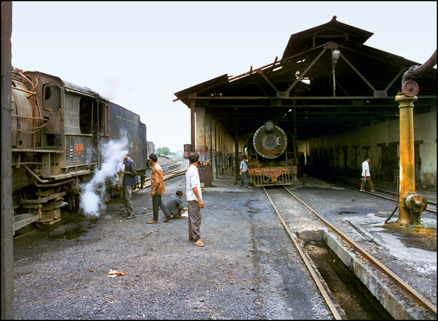 shed-front-2-locos