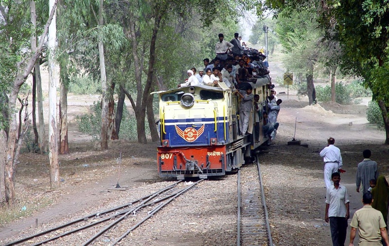 crowded_train.jpg