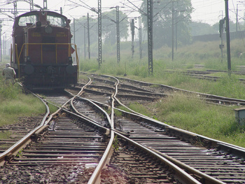 trackwork_nzm_coach_yard_delhi_vikas_2nov_03.jpg