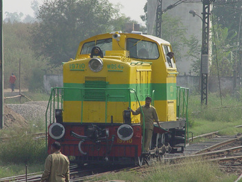 new_livery_wds4_nzm_coach_yard_delhi_vikas_2nov03.jpg