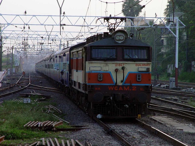 kutch_express_at_santa_cruz.jpg