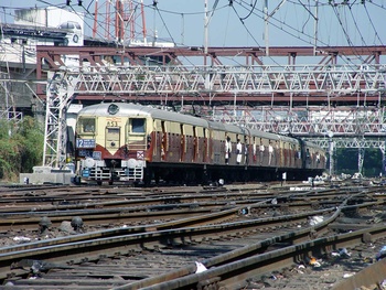 churchgate_station_entry.jpg