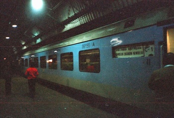 New_Delhi_LKO_Shatabdi1.jpg