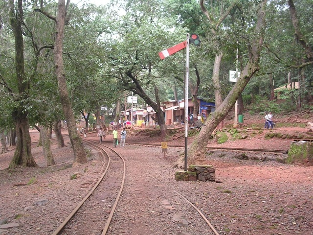 Matheran_semaphore_singal.jpg