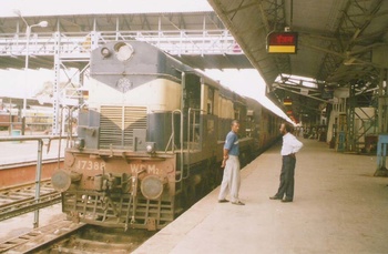 the_ajmer_shtbdi_with_WDM_2_17388_and_the_usual_rajdhani_liveried_gen_car.jpg