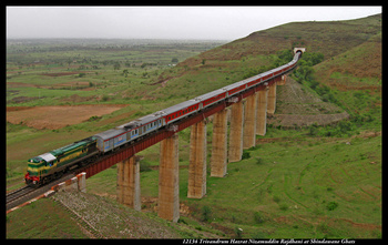 12134 Trivandrum Rajdhani at Shindawane Ghats