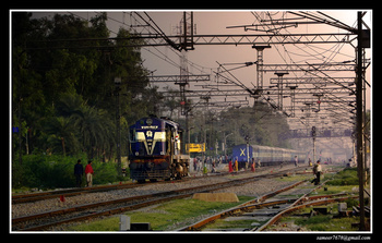 SAMASTIPUR (SPJ) WDM-2 #16573 is today's link to Poorbiya Express