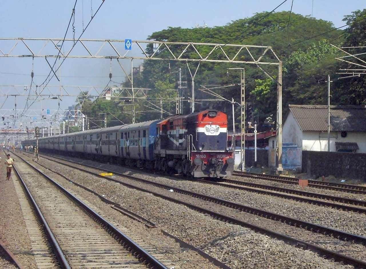 Bhuj-Bandra Kutch exp with RTM WDM3a#16160