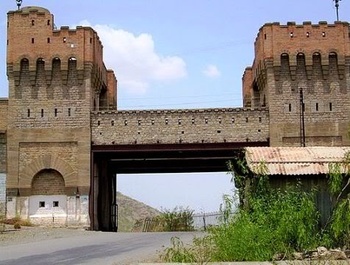 Attock bridge fortifications