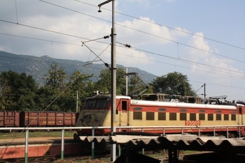 22002