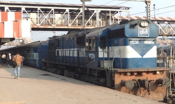 Jhansi's WDM-3D #11236 is ready to depart with 11110 Lucknow-Jhansi Intercity Express at platform-5 in Lucknow (NR) on 30th Janu