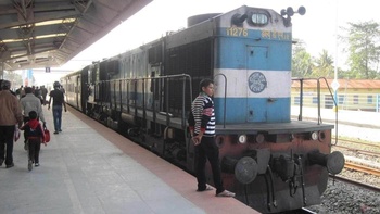 ET deemer with GHY-JTTN Janshatabdi Express at JTTN. Just two days after this (WDM-3D #11276) I spotted its shed mate  WDM-3D #1