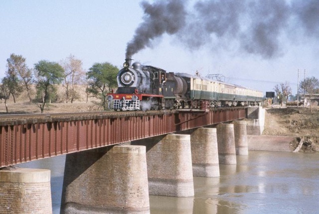 Canal bridge