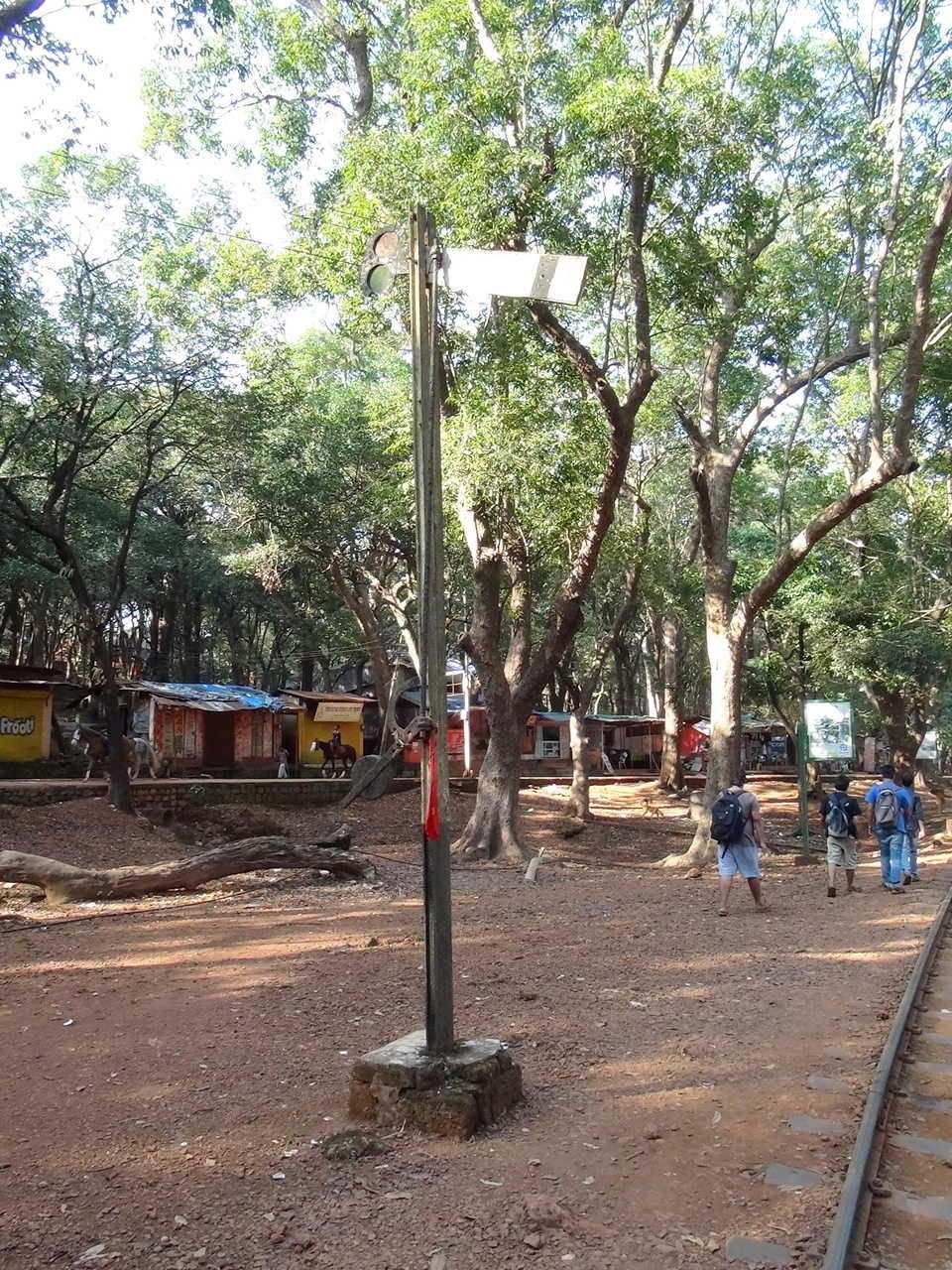 An unused semaphore spotted near Matheran station. (Arzan Kotval)