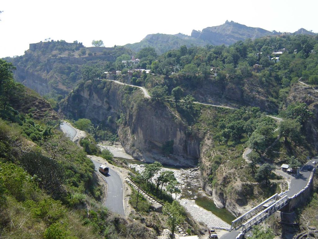 Kangra_Fort_from_Kangra_Station_1.jpg