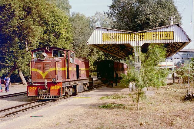 Petlad Jn. ZDM-5 537 approaches stock