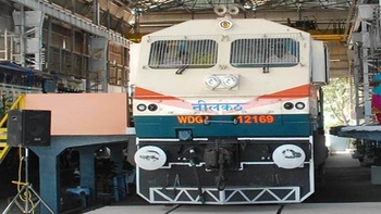 tn_in-diesel-locomotive-factory