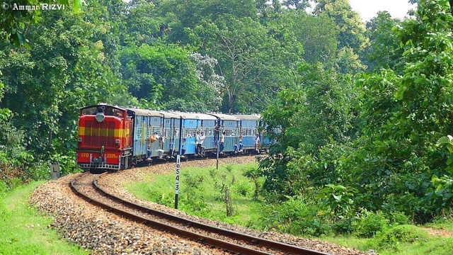 ZDM 3A # 173 Negotiates over the Beautiful Curve Near Samnapur in Balaghat District of Madhya Pradesh with Load 58869 Balaghat -