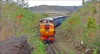 Train No 58851 Chhindwara - Nainpur  N.G. Passenger Negotiates over the Curve near Bithli Powered with N.G.'s Diesel Locomotive 