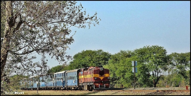 Train No 58864 Jabalpur -Nainpur -Balaghat Narrow Gauge Passenger ready just to reach Balaghat Junction few Meters before with t