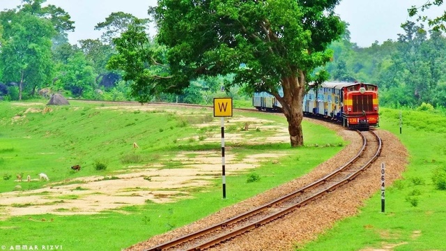 The Legendary Queen of Satpurian Narrow Gauge Line 10001 Balaghat - Jabalpur "SATPURA EXPRESS" Curves over the Majesti