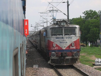 Bhilai WAM-4 6P # 21294 in LB livery crosses a late running Jhelum Express...By Vicky