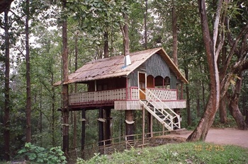 csft_treehouse_accommodation_parambikulam_devan_varma2000_20051221