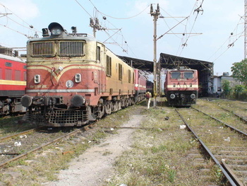 (For Loco Database). BSL WAM-4# 20614 and the ET WAP-4# 22755 appear to be taking sun bath. (Arzan Kotval)