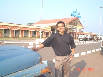 Myself_standing_outside_Ratnagiri_Station_on_the_Konkan_Railway_Photo_by_Saurabh_Jha.jpg
