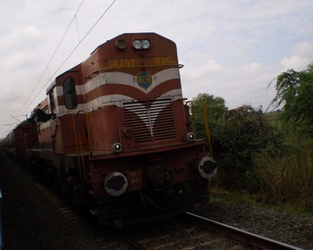 Katni WDG-3A # 14792 with BTPN rakes between KNW & BSL (Dhirendra Maurya)