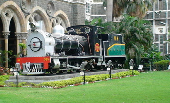 The heritage steam engine showcasing the beautiful Western Railway Headquarter near Churchgate station, Mumbai. (Arzan Kotval)