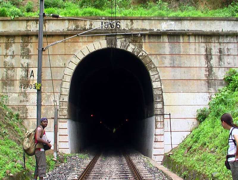 Tunnel1A.jpg
