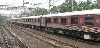 The Maharaja express which had departed from Lokmanya Tilak Terminus proceeds towards Ghatkopar on the up fast line with a leadi