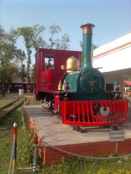 A steam loco kept on display for railfans at Gorakhpur Rail Musuem (Rajendra Saxena)