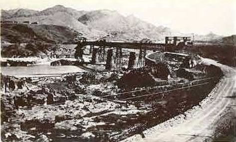 Another view of Attock Bridge, 1910