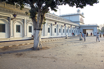 Multan Cantt station, showing beautiful arches with Multani artwork
