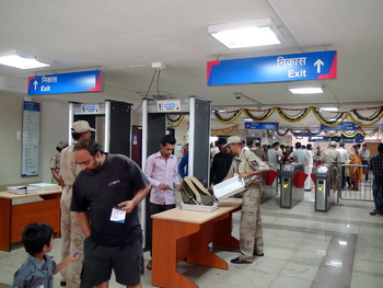 Security check in full swing at Chembur (Arzan Kotval)