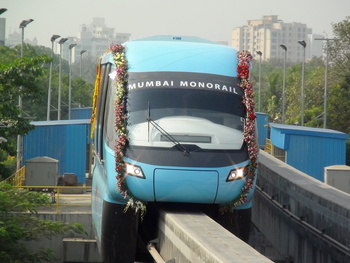 Light blue Mono Rail inches is just a few metres away from entering Chembur station.
 (Arzan Kotval)