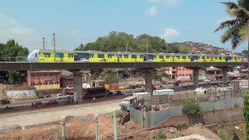 Wide angle view of Ghatkopar bound Metro near Jagruti Nagar station (Arzan Kotval)