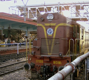 Pune WDM-2 # 17158 at Pune Jn