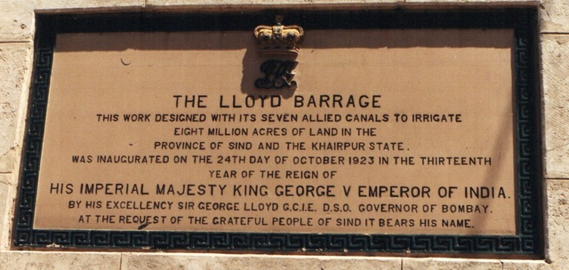 Lloyd Barrage plaque