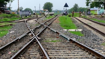 The Most Unique Narrow Gauge- Broad Gauge Diamond Crossing at Balaghat Junction which is just for few days (Ammar Rizvi)
