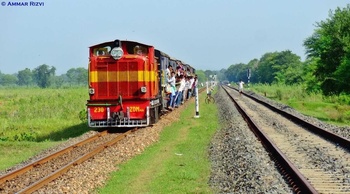 Train No 58874 Nainpur - Balaghat N.G. Passenger Arriving at Balaghat Junction with its customary link Nagpur Motibagh's NG Dies