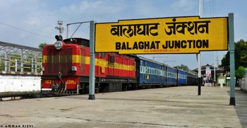 Train No  58873 Balaghat - Nainpur Passenger Ready to Depart from platform No 2 with NG's Diesel Locomotive ZDM 3A # 183 AKA SHI