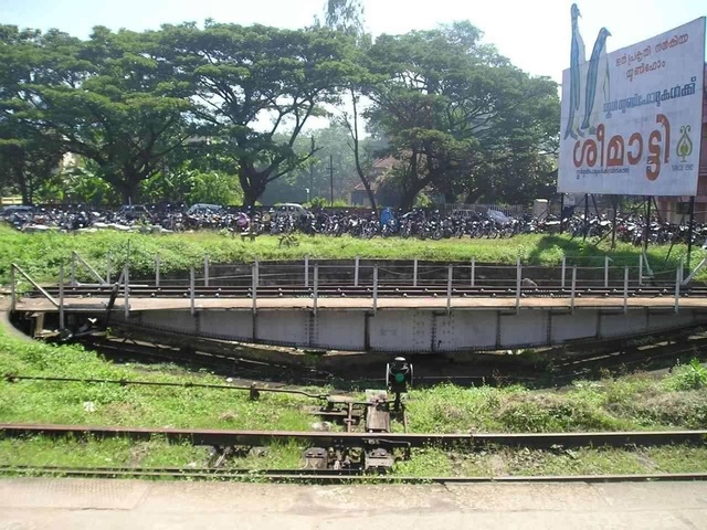 turntable_at_quilon.JPG